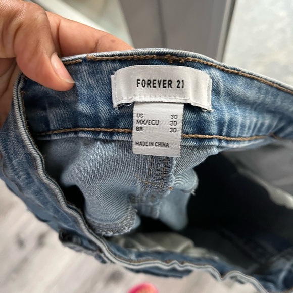 Women’s Blue Denim Daisy Duke Shorts by Forever 21 size 30 - Picture 4 of 4